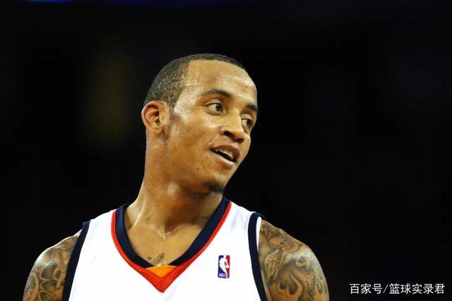 中国男篮热身赛取得开门红！徐昕调侃王俊杰，忍不住说出心里话